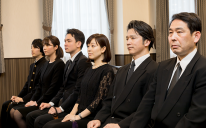 線香をお供えする際のマナーとは お返しの方法についても徹底解説 いきわく