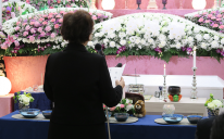 線香をお供えする際のマナーとは お返しの方法についても徹底解説 いきわく